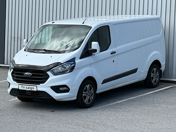 Ford Transit Custom 320L 2 of 5