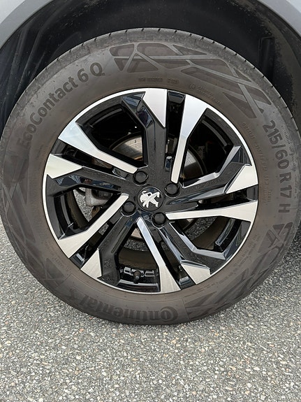 Peugeot e-2008 5 of 17