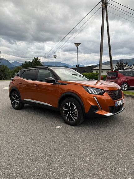 Peugeot e-2008 4 of 17