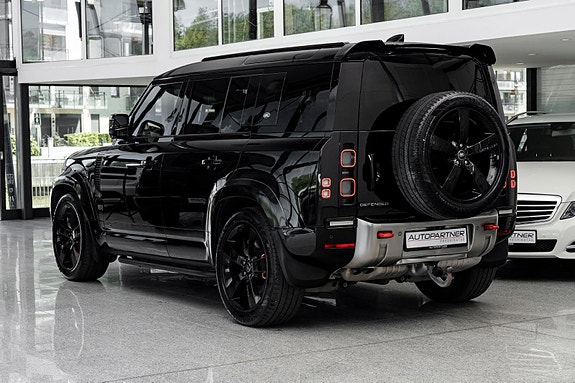 Land Rover Defender 5 of 5