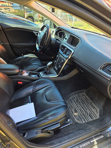 Volvo V40 8 of 9