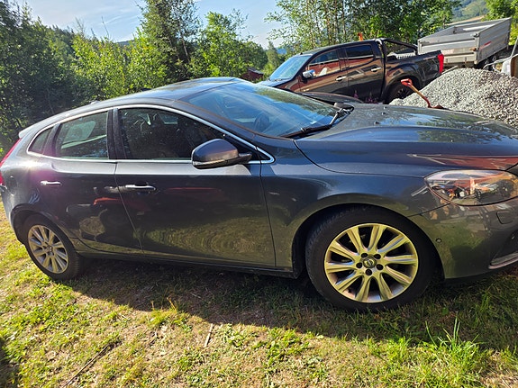 Volvo V40 9 of 9