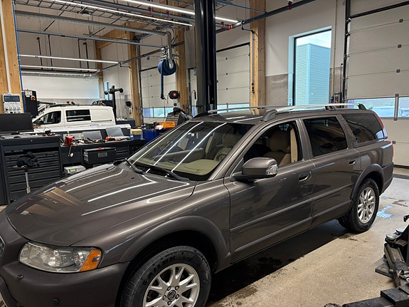 Volvo XC70 4 of 5