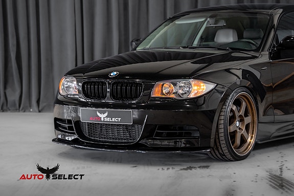 BMW 135i 7 of 30