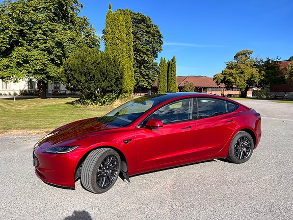 Tesla Model 3 3 of 26