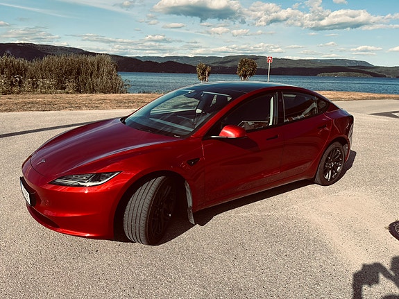 Tesla Model 3 26 of 26