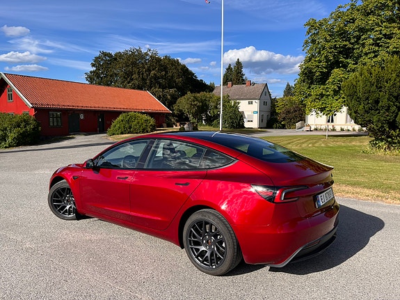 Tesla Model 3 5 of 26