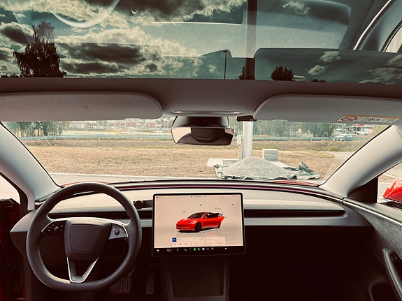 Tesla Model 3 20 of 26