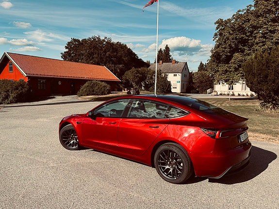 Tesla Model 3 12 of 26