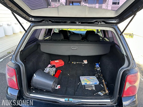 Volkswagen Passat 10 of 19