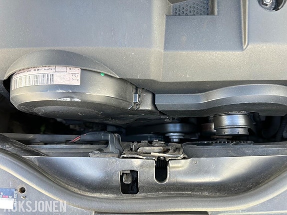 Volkswagen Passat 17 of 19