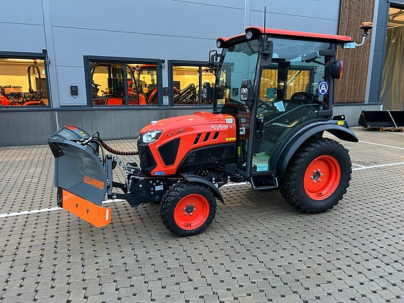 Kubota LX401 2 of 12
