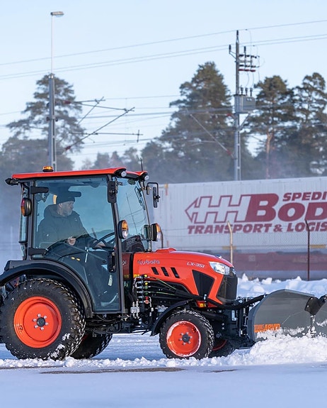 Kubota LX401 5 of 12