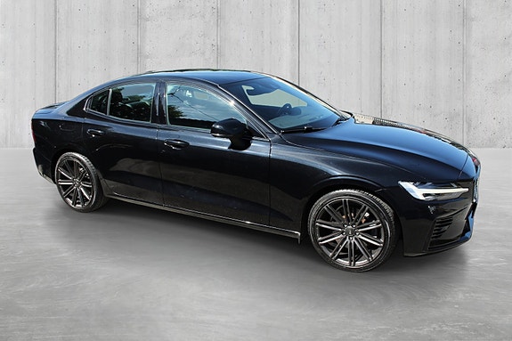 Volvo S60 2 of 16