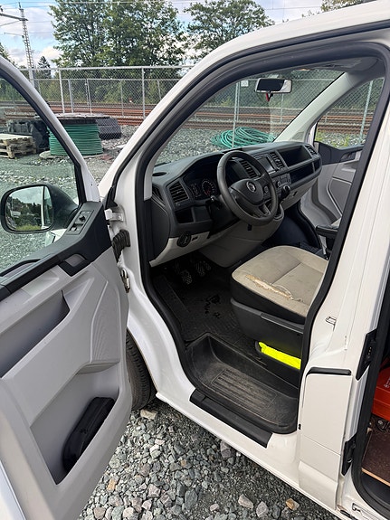 Volkswagen Transporter 15 of 30