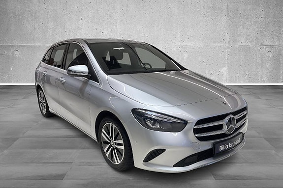Mercedes-Benz B180 4 of 30