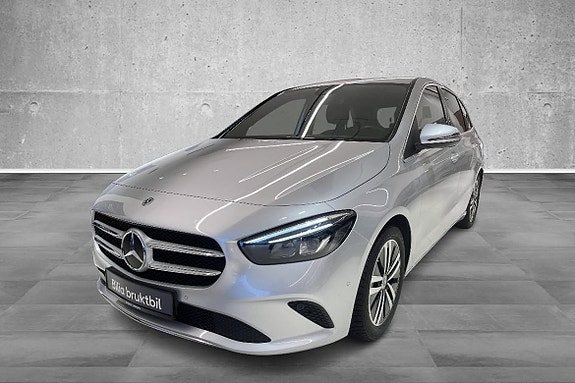 Mercedes-Benz B180 2 of 30
