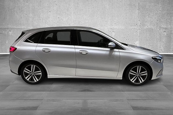 Mercedes-Benz B180 5 of 30