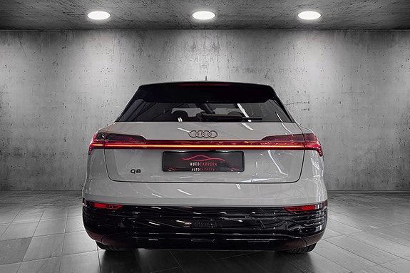 Audi Q8 e-tron 4 of 5