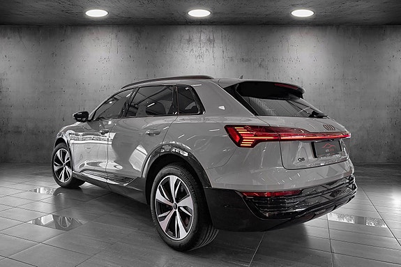 Audi Q8 e-tron 3 of 5