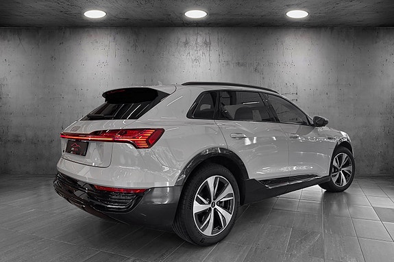 Audi Q8 e-tron 5 of 5