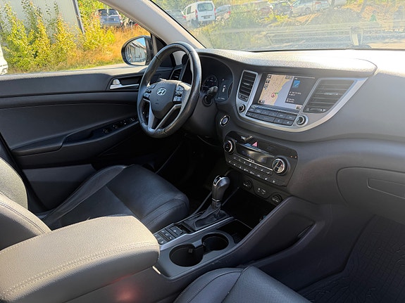 Hyundai Tucson 18 of 24