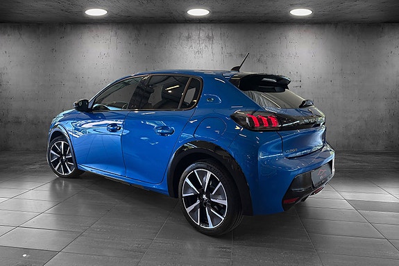 Peugeot e-208 3 of 5