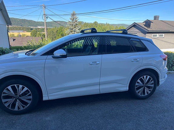 Audi Q4 e-tron 2 of 5