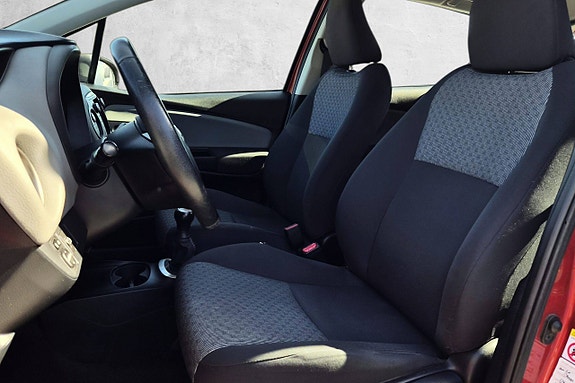Toyota Yaris 18 of 30