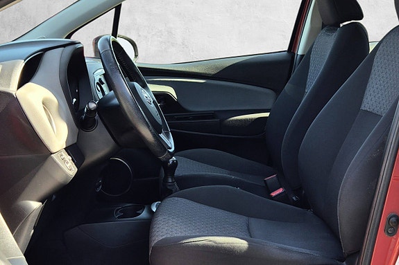 Toyota Yaris 17 of 30