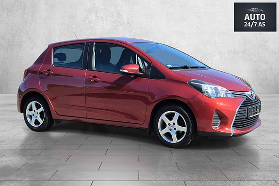 Toyota Yaris 7 of 30