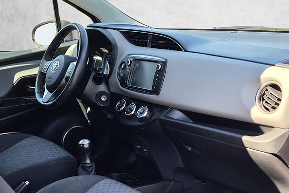 Toyota Yaris 19 of 30