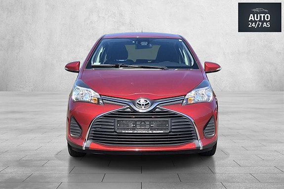 Toyota Yaris 2 of 30