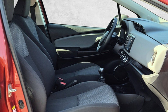 Toyota Yaris 20 of 30