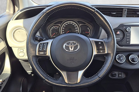 Toyota Yaris 24 of 30