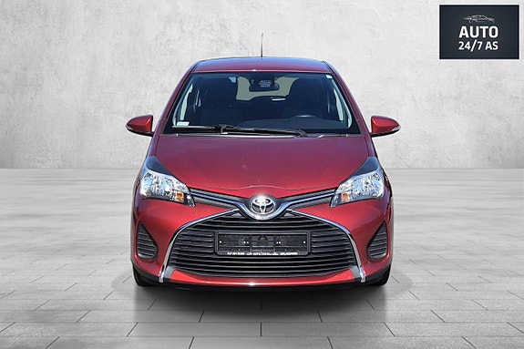 Toyota Yaris 3 of 30
