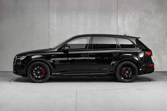 Audi Q7 4 of 5