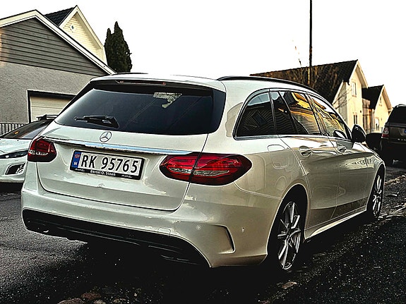 Mercedes-Benz C180 10 of 30