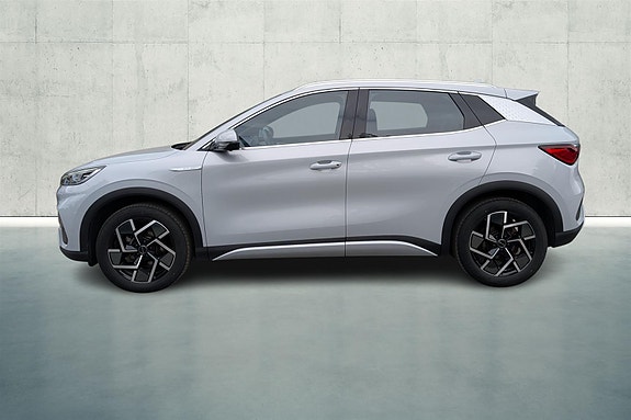 BYD Atto 3 2 of 5