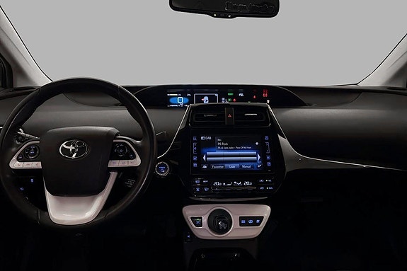 Toyota Prius Plug-in Hybrid 11 of 21