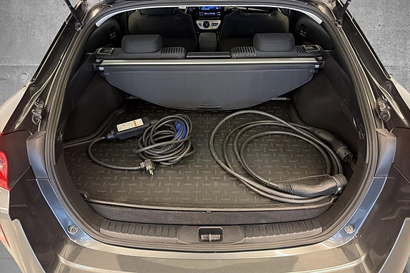 Toyota Prius Plug-in Hybrid 20 of 21