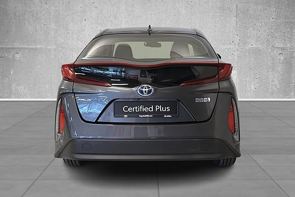 Toyota Prius Plug-in Hybrid 4 of 21