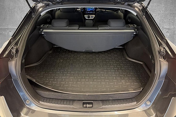 Toyota Prius Plug-in Hybrid 19 of 21