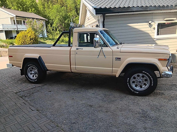 Jeep J 20 4 of 5
