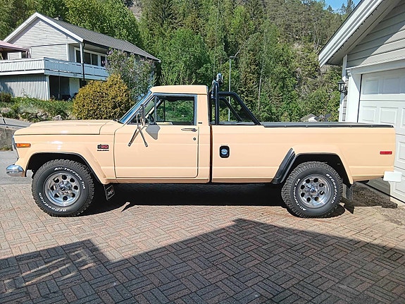 Jeep J 20 3 of 5
