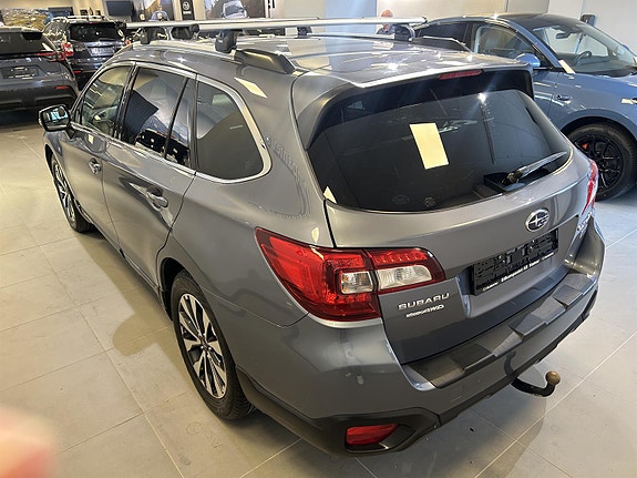 Subaru Outback 4 of 5
