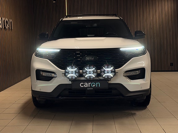 Ford Explorer 3 of 5