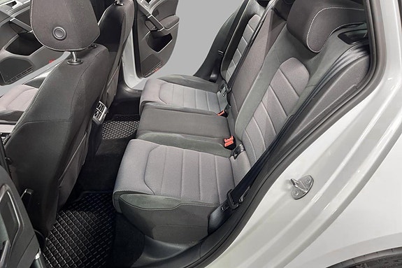 Volkswagen Golf VII 16 of 17