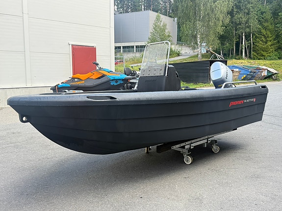 Pioner 14 Active m/30 HK Honda