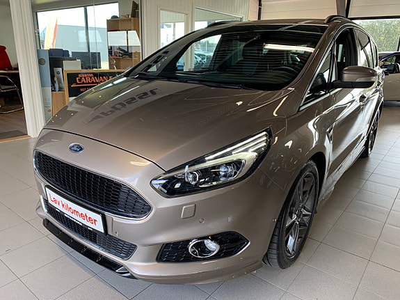 Ford S-MAX 4 of 5